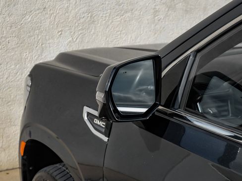 Used 2021 GMC Yukon Denali w/ Denali Premium Package image 47