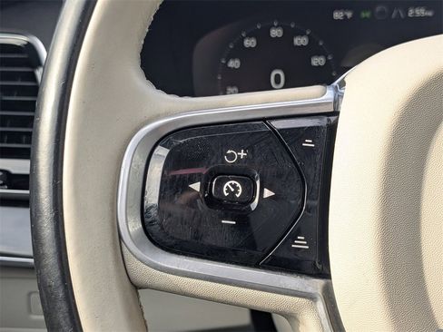 Used 2018 Volvo XC90 T6 Momentum w/ Convenience Package image 34