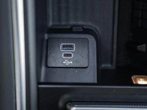 Certified 2025 Ford Expedition Active image 36