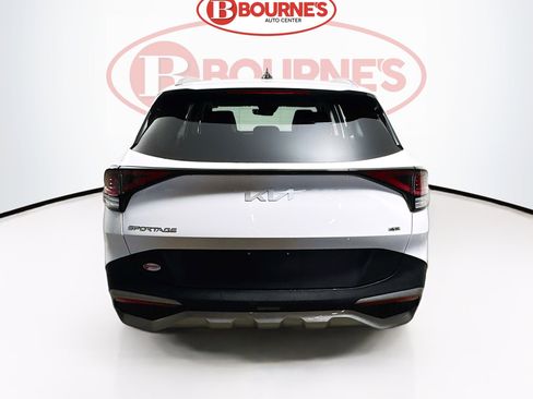 Used 2024 Kia Sportage EX image 9