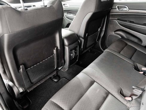 Used 2021 Jeep Grand Cherokee Laredo image 33