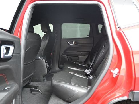 Used 2025 Jeep Compass Trailhawk AWD/4WD image 27