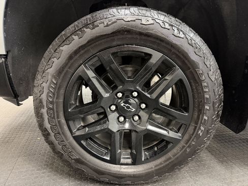 Used 2025 Chevrolet Silverado 1500 LT Trail Boss w/ Convenience Package II AWD/4WD image 7