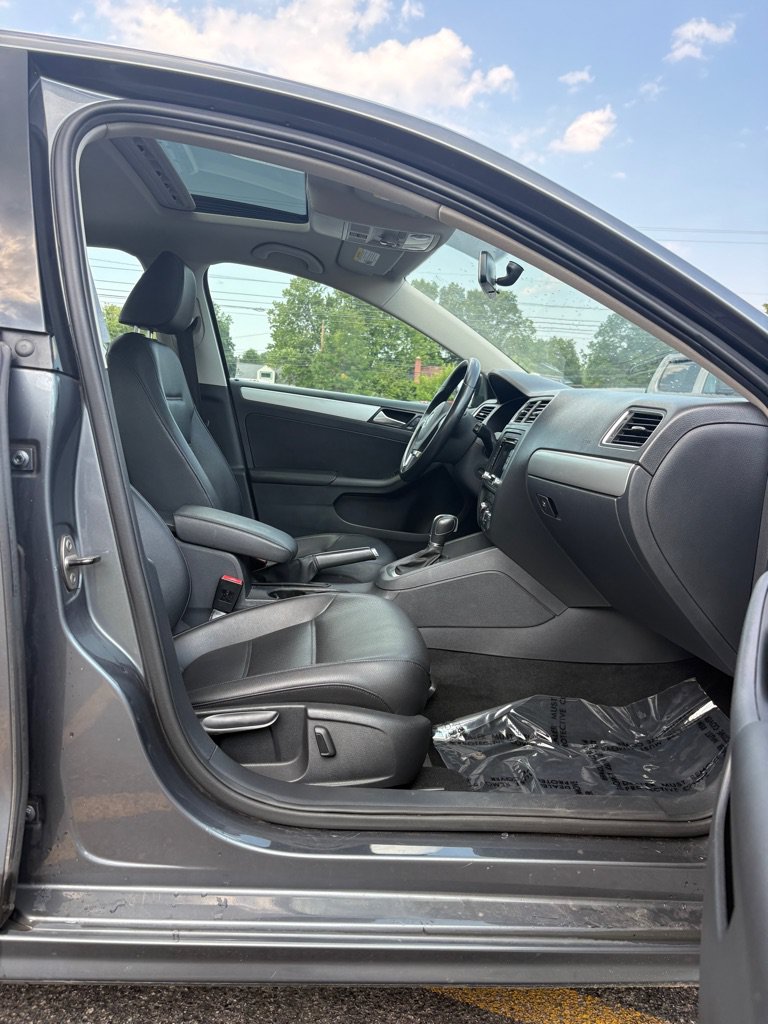 Used 2014 Volkswagen Jetta SE FWD image 11