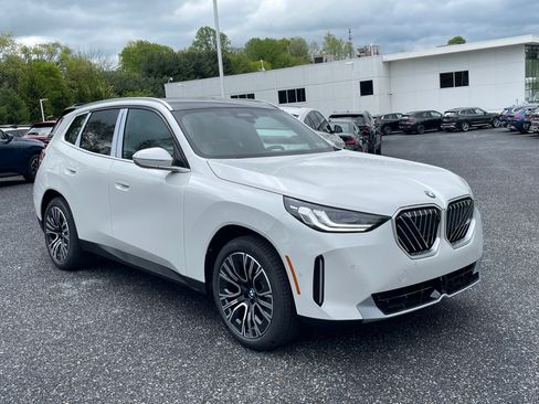 Used 2026 BMW X3 xDrive30i w/ Premium Package AWD/4WD image 3