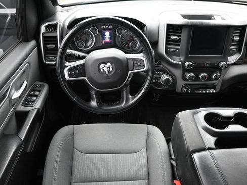 Used 2022 RAM 1500 Big Horn AWD/4WD image 3
