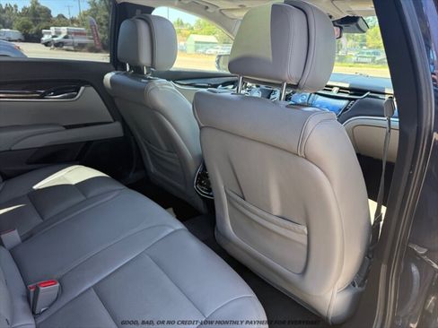 Used 2013 Cadillac XTS Premium FWD image 18