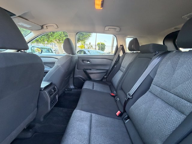 Used 2024 Nissan Rogue SV FWD image 41