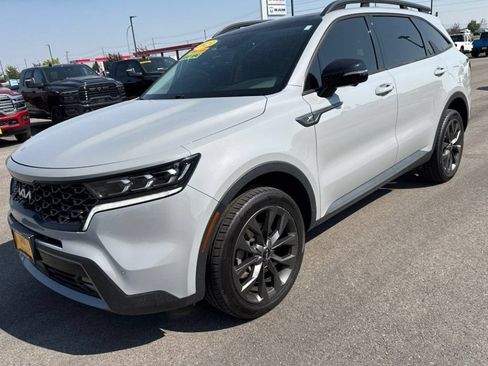 Used 2023 Kia Sorento AWD image 2