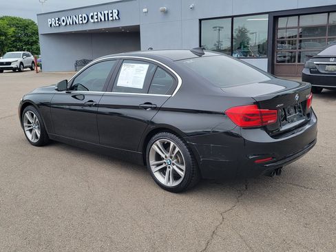 Used 2018 BMW 330i xDrive Sedan AWD/4WD image 3