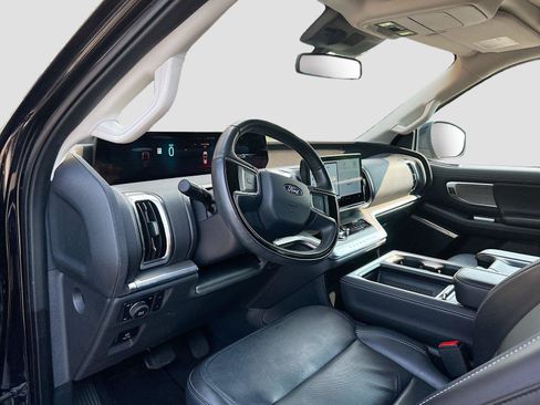 Used 2025 Ford Expedition Platinum AWD/4WD image 29