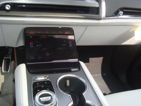 New 2026 Cadillac Vistiq Sport image 14