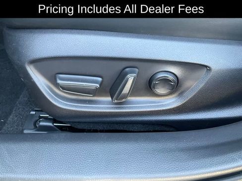 Used 2025 Toyota Prius Plug-In Hybrid FWD image 6