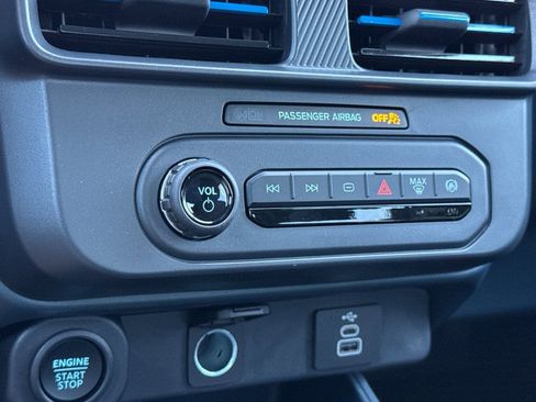 New 2025 Ford Maverick Lobo image 25