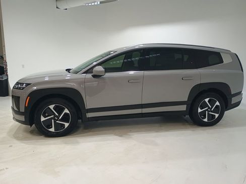 New 2026 Hyundai Ioniq 9 SE AWD/4WD image 4