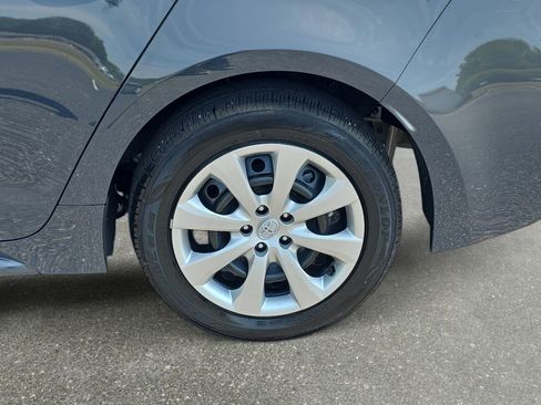 Used 2026 Toyota Corolla LE image 31
