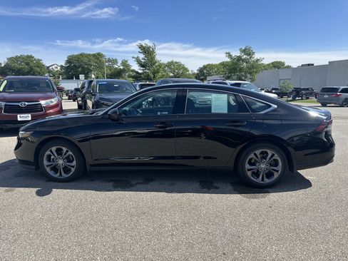 Used 2023 Honda Accord EX image 7