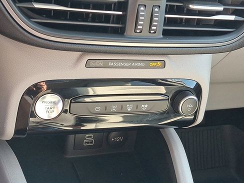 Used 2025 Ford Escape PHEV w/ Class II Trailer Tow Package image 16