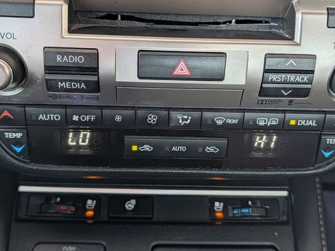 Used 2016 Lexus ES 350 w/ Navigation System Package image 17