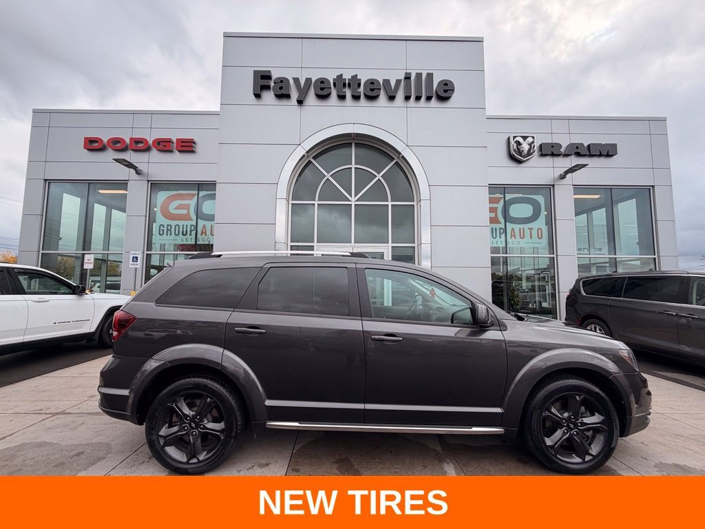 Used 2018 Dodge Journey Crossroad w/ Navigation Group AWD/4WD image 2