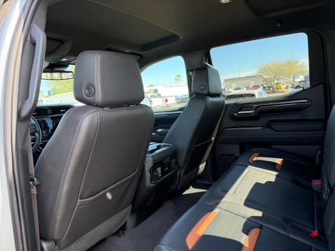 Used 2023 GMC Sierra 1500 AT4 image 17