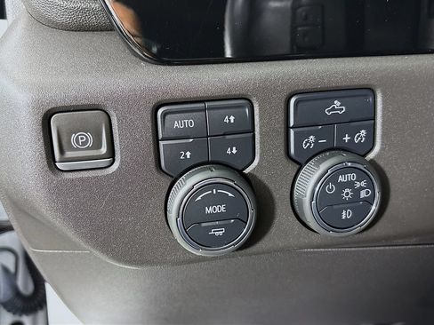 Certified 2023 Chevrolet Silverado 1500 LT Trail Boss w/ Convenience Package II AWD/4WD image 11