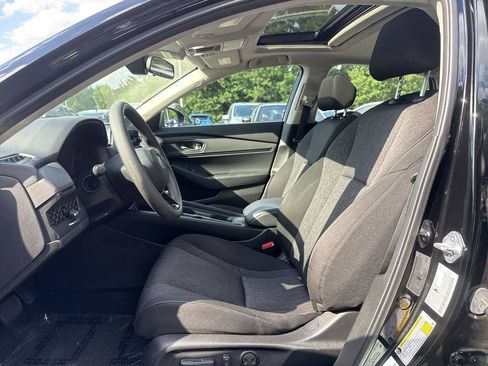 Used 2023 Honda Accord EX image 12