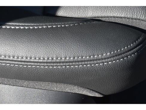 Certified 2026 Volvo XC40 B5 Plus w/ Protection Package Premier image 33