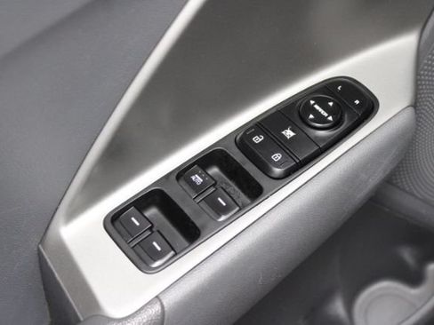Used 2019 Kia Niro LX FWD image 9