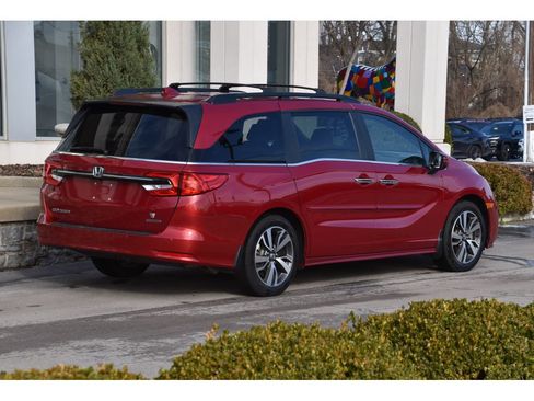 Used 2024 Honda Odyssey Touring image 4