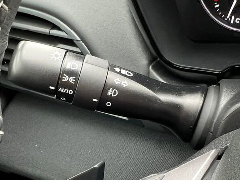 Used 2024 Subaru Outback Premium AWD/4WD image 18