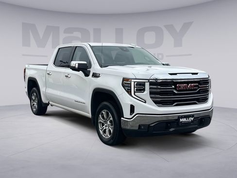 Used 2025 GMC Sierra 1500 SLT image 1