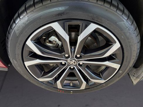 Used 2025 Toyota Sienna Platinum FWD image 14