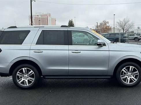 Used 2024 Ford Expedition Limited image 4