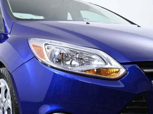 Used 2012 Ford Focus SE FWD image 4