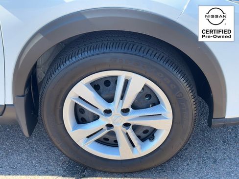 Certified 2025 Nissan Kicks Play S image 8