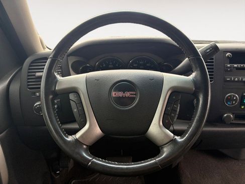 Used 2007 GMC Sierra 1500 SLE w/ SLE1 Preferred Package AWD/4WD image 12