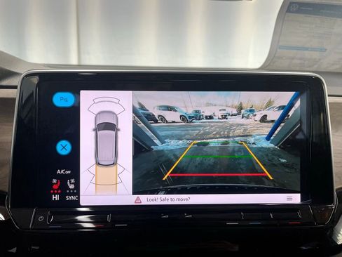 New 2026 Volkswagen Atlas SE image 17