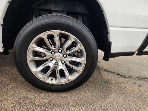 Used 2023 RAM 1500 Laramie AWD/4WD image 9