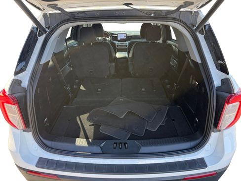 Certified 2023 Ford Explorer XLT image 17