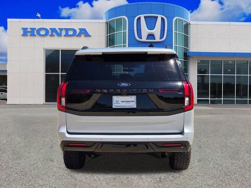 Used 2025 Ford Expedition Tremor AWD/4WD image 4