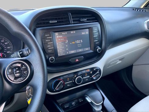 Used 2020 Kia Soul LX FWD image 6