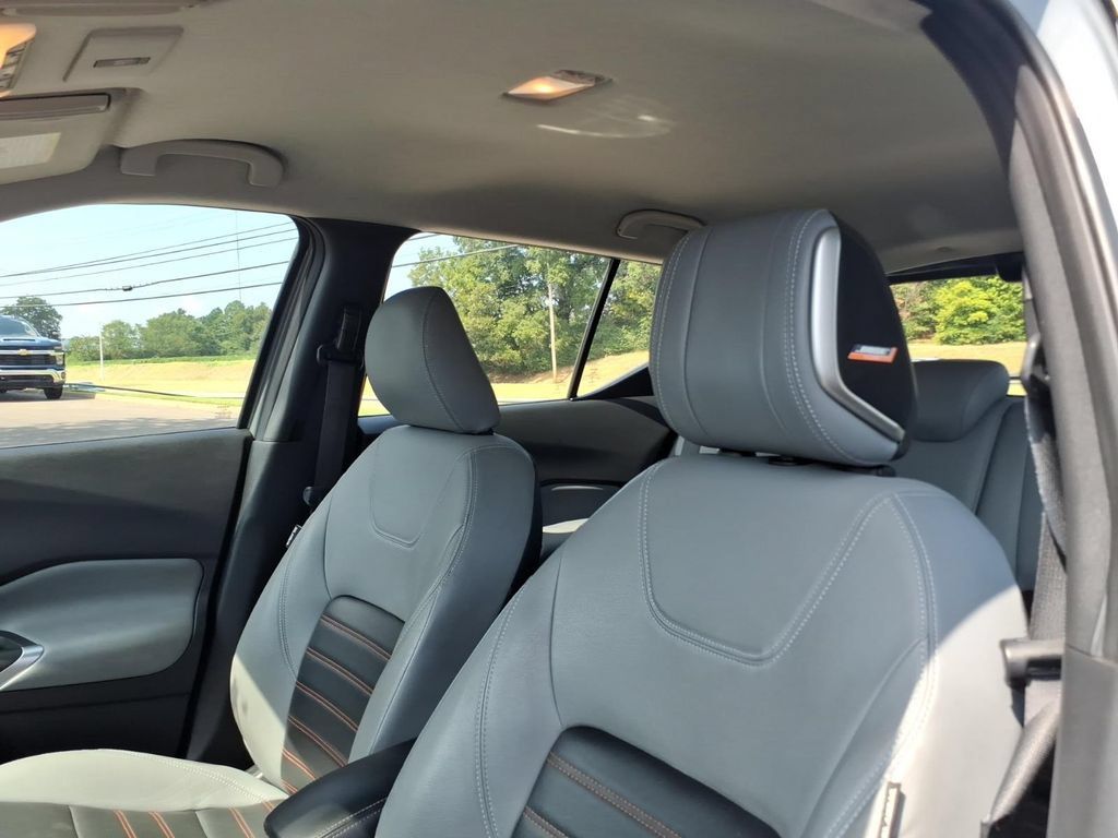 Used 2021 Nissan Kicks SR w/ SR Premium Package FWD image 16
