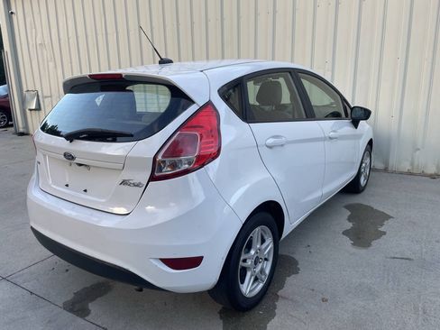 Used 2018 Ford Fiesta SE FWD image 3