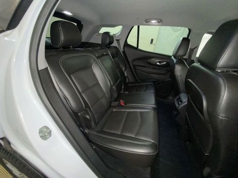 Used 2022 GMC Terrain SLT w/ Infotainment Package II image 12