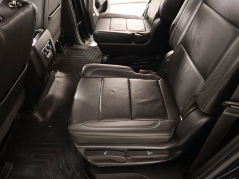 Used 2022 Chevrolet Tahoe Z71 AWD/4WD image 12