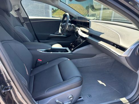 Used 2025 Lucid Air Grand Touring AWD/4WD image 15