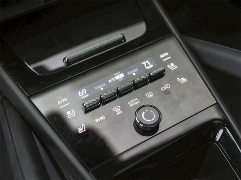 Certified 2025 Porsche Cayenne image 26