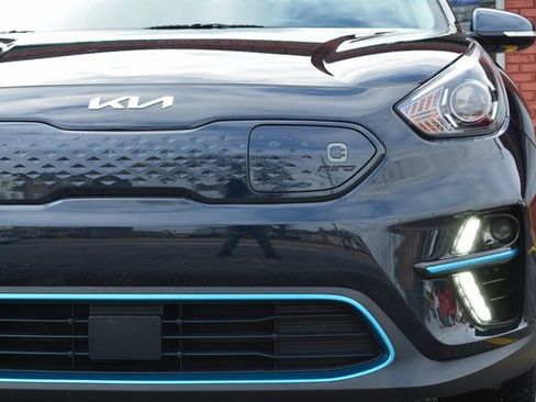 Used 2022 Kia Niro EX w/ Cold Weather Package image 10
