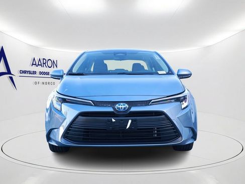 Used 2023 Toyota Corolla LE w/ Carpet Mat Package (TMS) FWD image 2